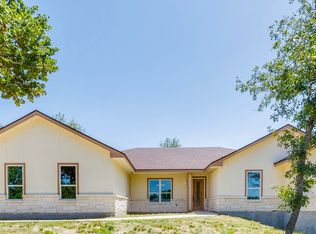 160 Log Cabin Way, Poteet, TX 78065