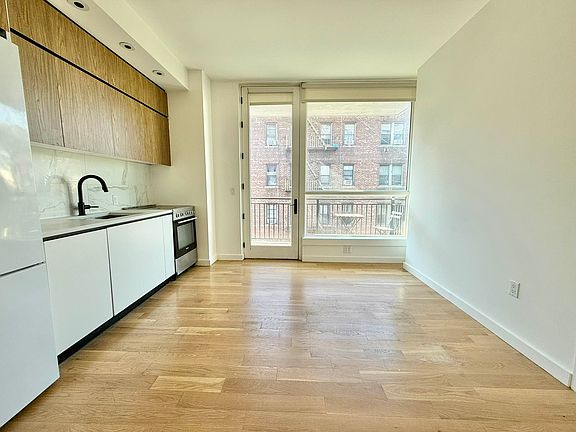 3rd image of 1326 Ocean Ave #4DD