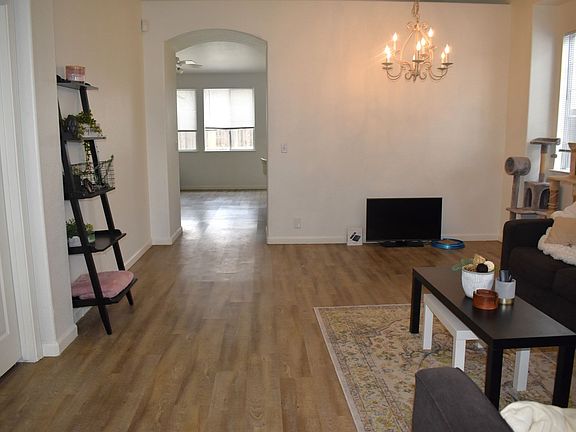 3rd image of 7836 Calzada Way