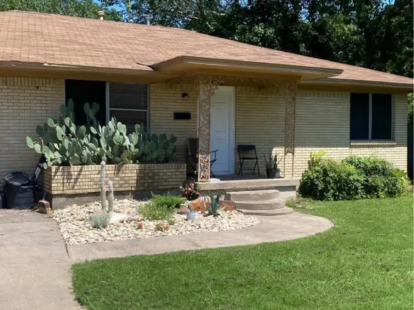 902 N Graves St, McKinney, TX 75069