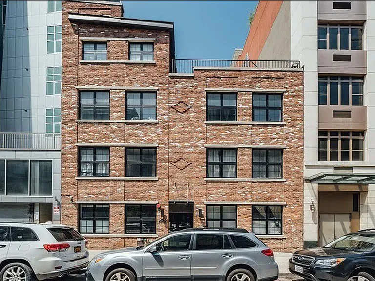 471 Keap St #1C — Photo 11