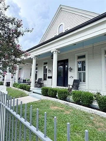 2 bed, 2.0 bath, 1512 sqft, $3,400 — Photo 2