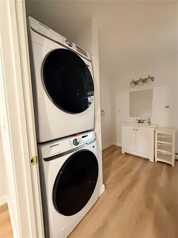 3 bed, 2.0 bath, 1280 sqft, $2,730 — Photo 3
