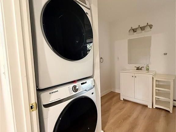 3rd image of 147 Oak Crest Dr