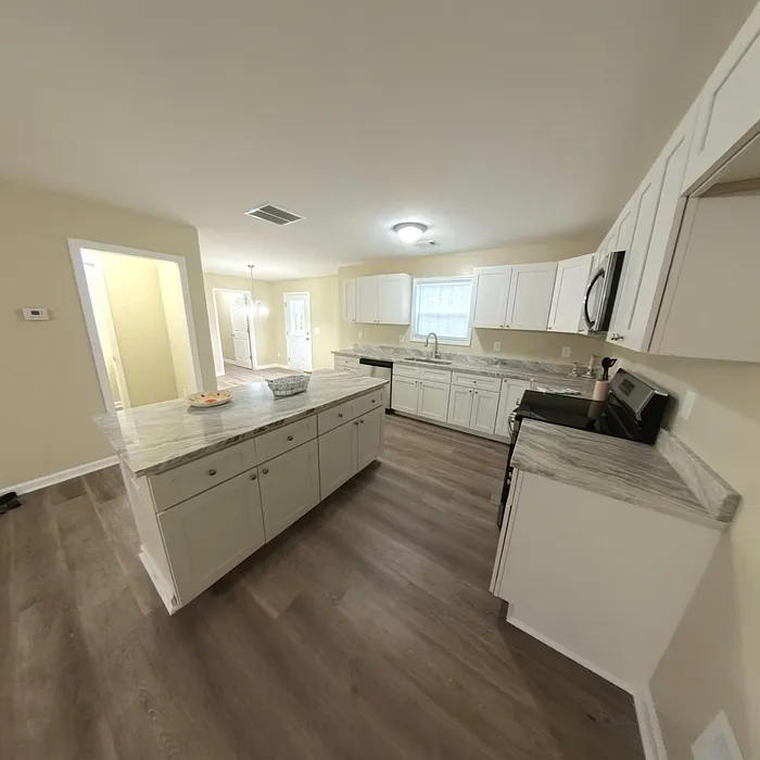 4 bed, 2.5 bath, 1958 sqft, $2,500 — Photo 3