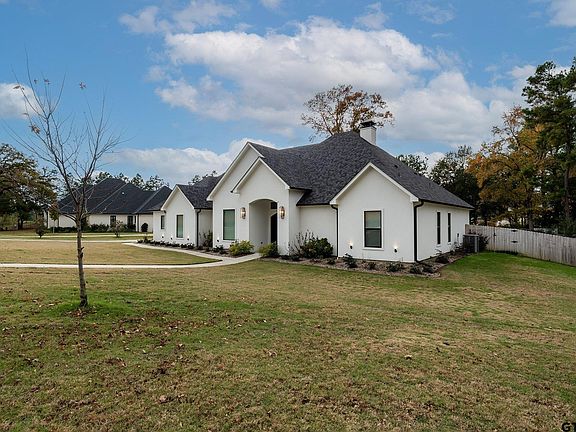 2nd image of 11025 Hidden Hollow Ln