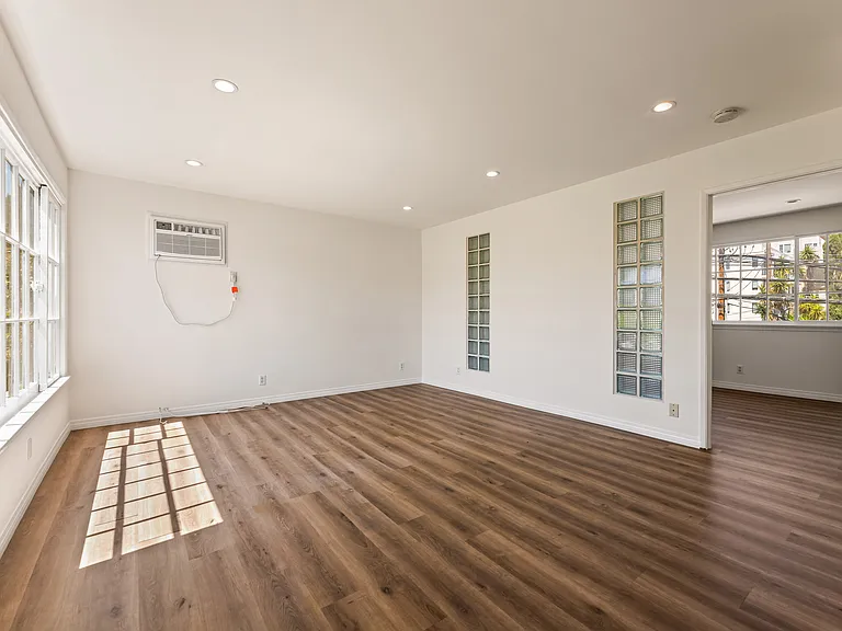 801 S Burnside Ave #1 — Photo 5