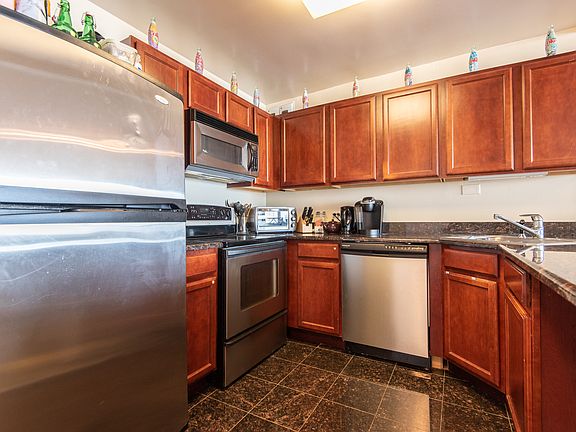 5th image of 525 W Hawthorne Pl APT 2704