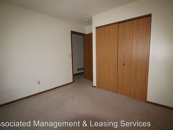 3rd image of 20-2 Woodland Oaks Dr