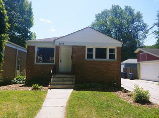 2416 Nathaniel Pl, Evanston, IL 60202