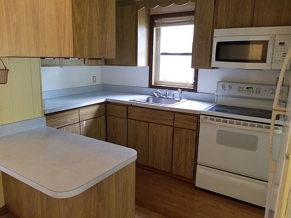 3rd image of 650 E Beverly Ave