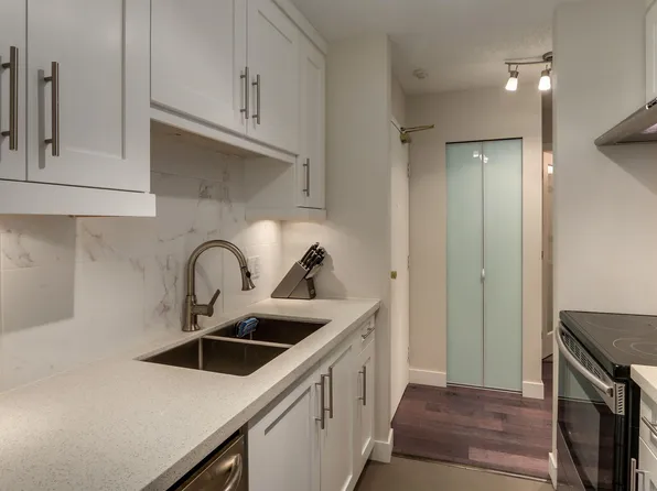 1611 E 3rd Ave #203, Vancouver, BC V5N 1H1