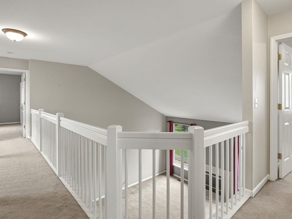 52496 Fox Pointe Dr, photo 22