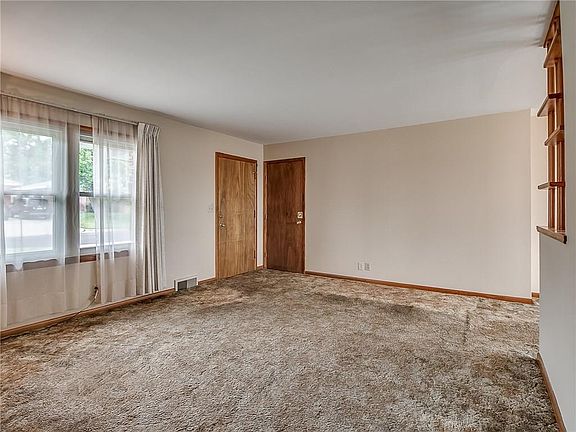 5th image of 1516 N Harvard Ave