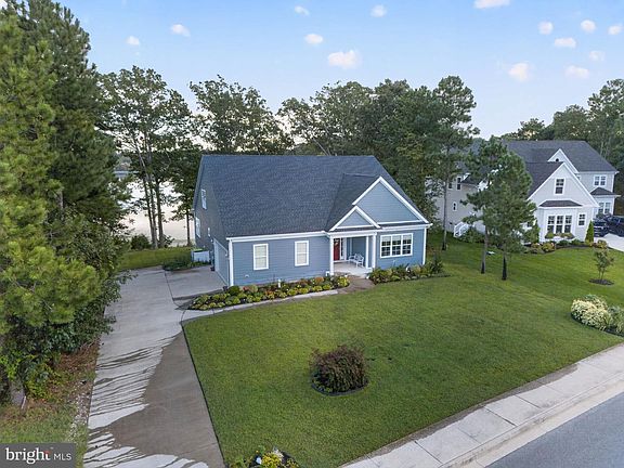 2nd image of 128 W Shore Dr