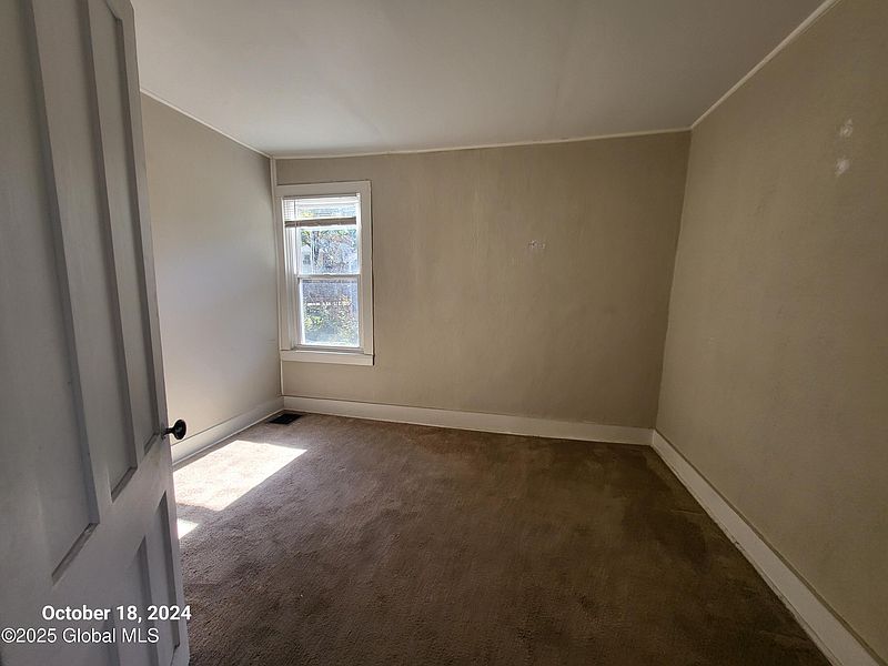 5th image of 863 Main Street