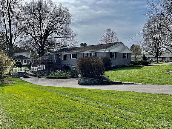 3rd image of 8936 Sandymar Dr