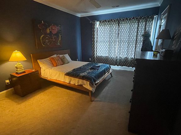 5th image of 330 McAdoo Ave