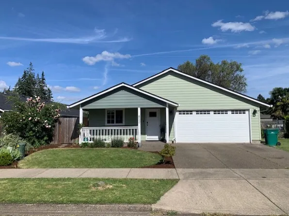 812 S Pacific St, Newberg, OR 97132