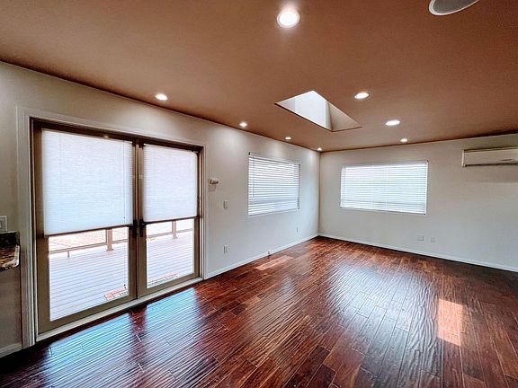 4th image of 4505 Napier St Unit D