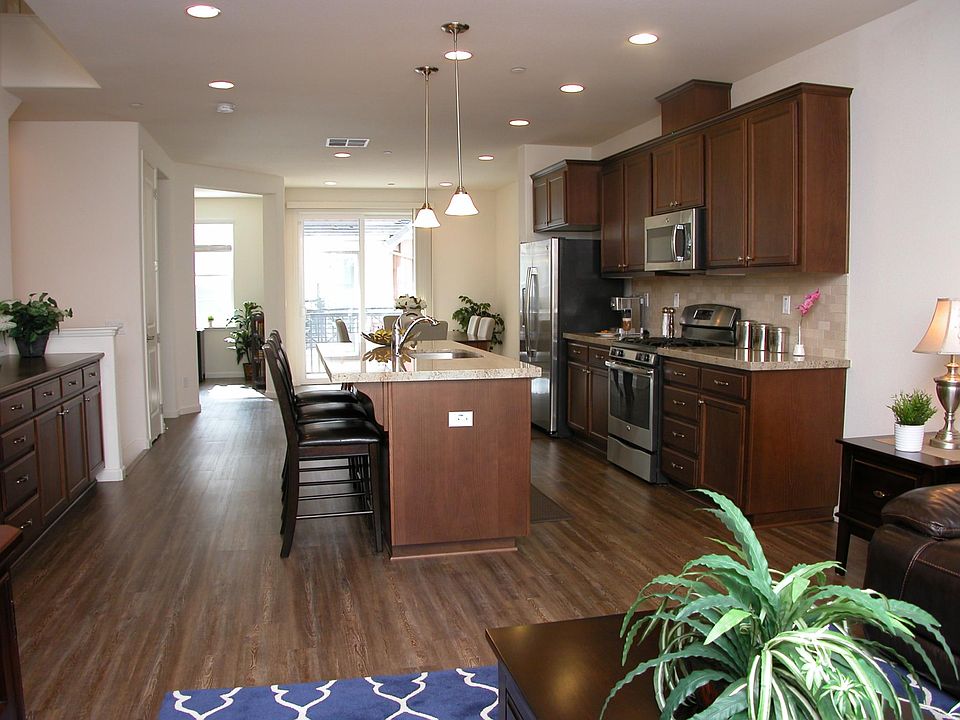 Large Kitchen with Island