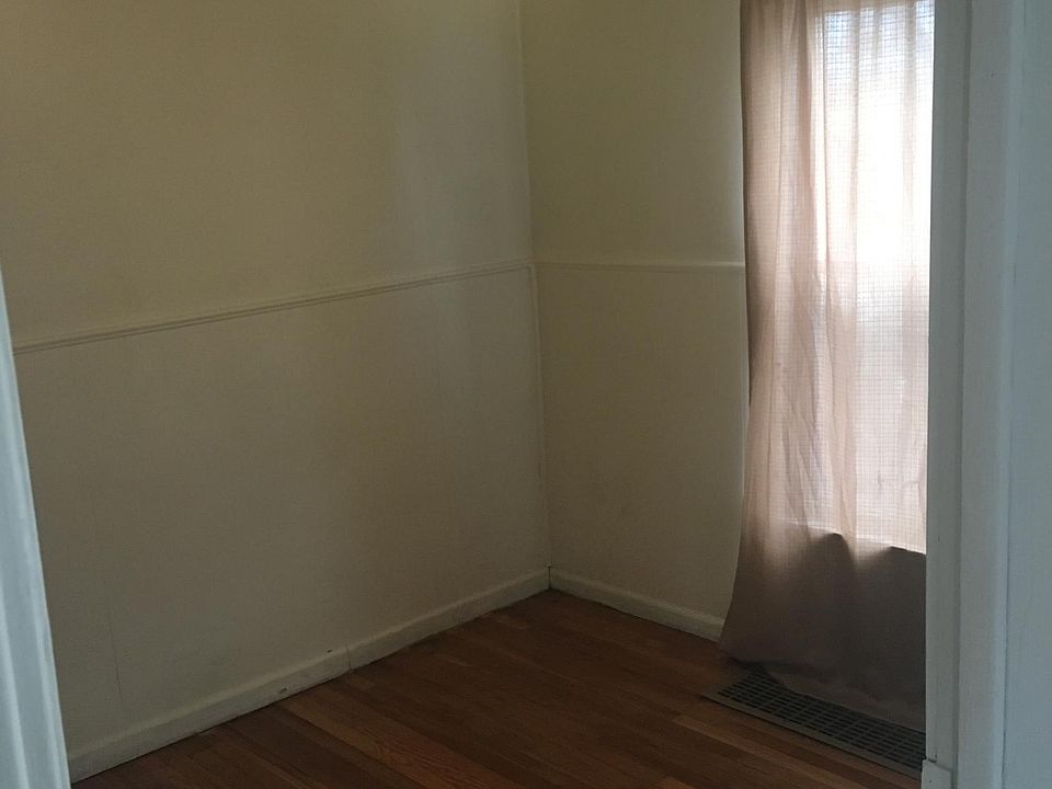 2nd image of 1561 Morris Ave