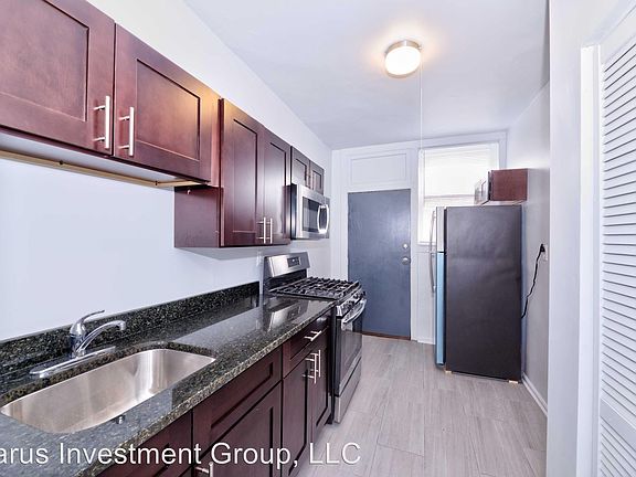 3rd image of 4234 1/2 S Michigan Ave APT 3E