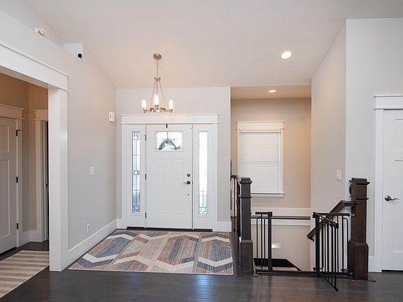 3rd image of 5945 Petunia Pl