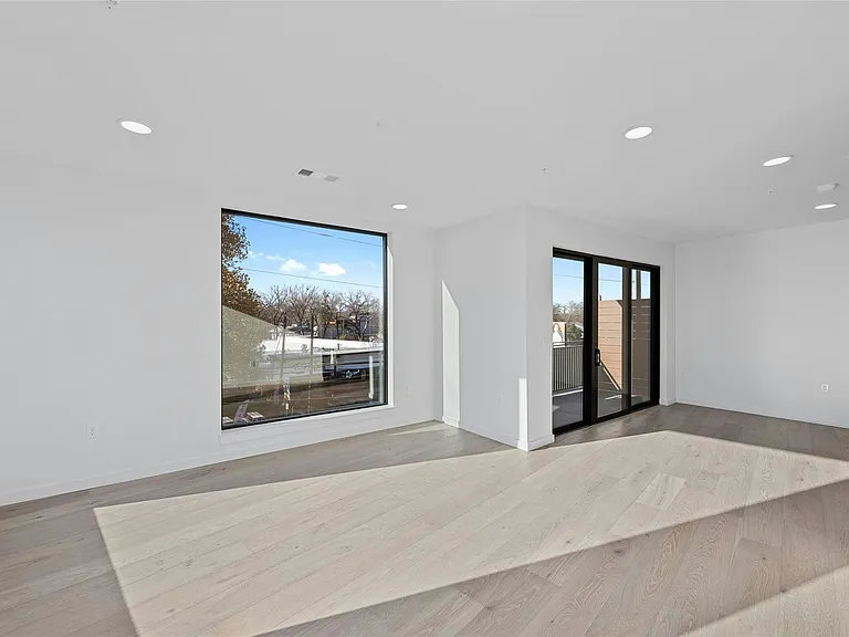 2209 S 1st St #321 — Photo 13