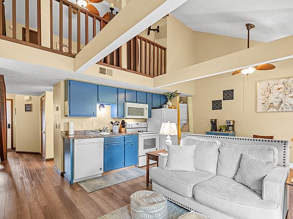 4th image of 6 Memory Lane Apt 8