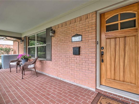 3rd image of 9610 Liptonshire Dr