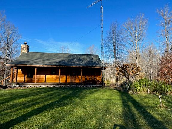2nd image of 3830 Wildwood Ln