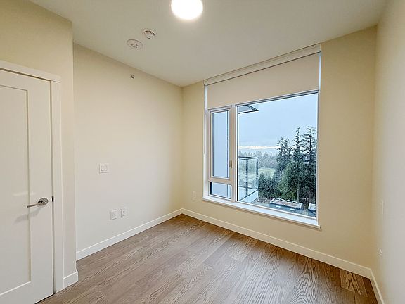 5th image of 6138 Birney Ave W #1104