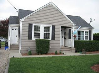 78 Middle Rd, Acushnet, MA 02743