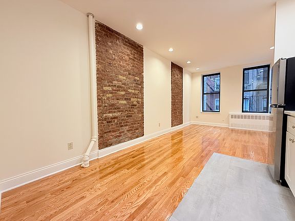 2nd image of 326 E 34th St APT C3