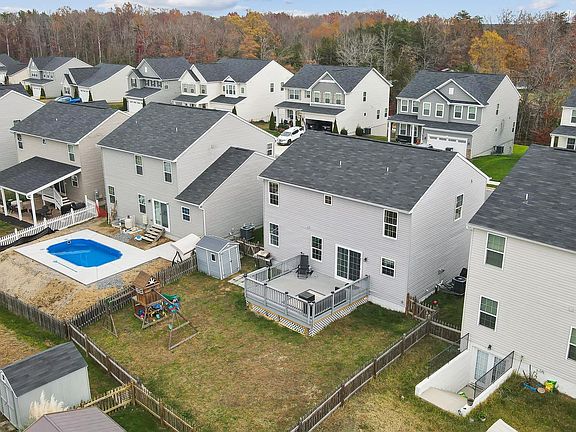 4th image of 9207 Wood Creek Cir
