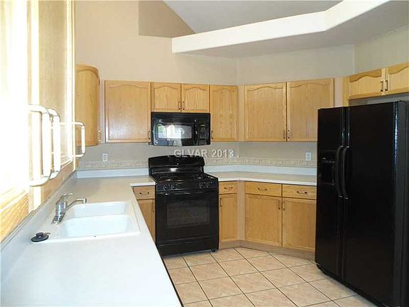 3rd image of 4677 Carmar Dr