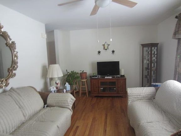 5th image of 23527 Greenwood Blvd