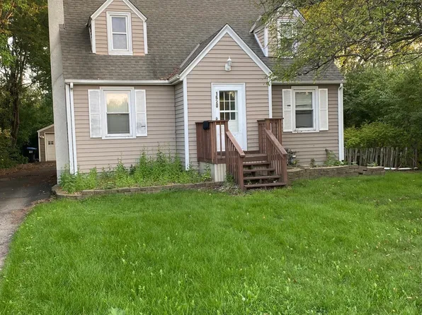 1620 County Road B W, Roseville, MN 55113