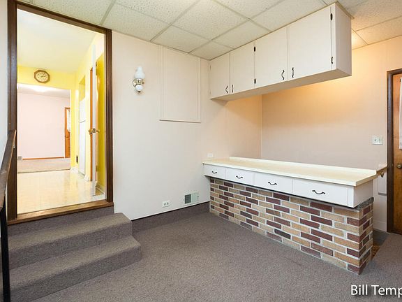 3rd image of 2501 Richmond St NW