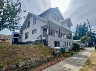 875-879, Coos Bay, OR 97420