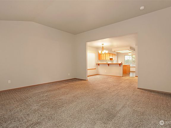 5th image of 3509 Bittersweet Street SE