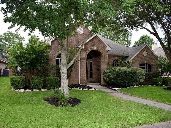 2nd image of 15727 Jamie Lee Dr