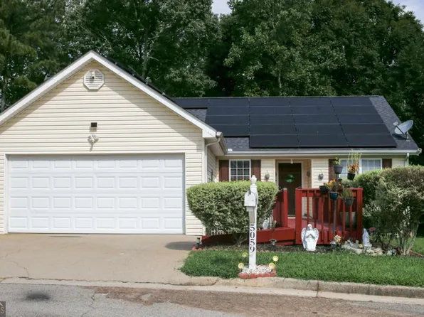 5059 Lancashire Ct, Flowery Branch, GA 30542