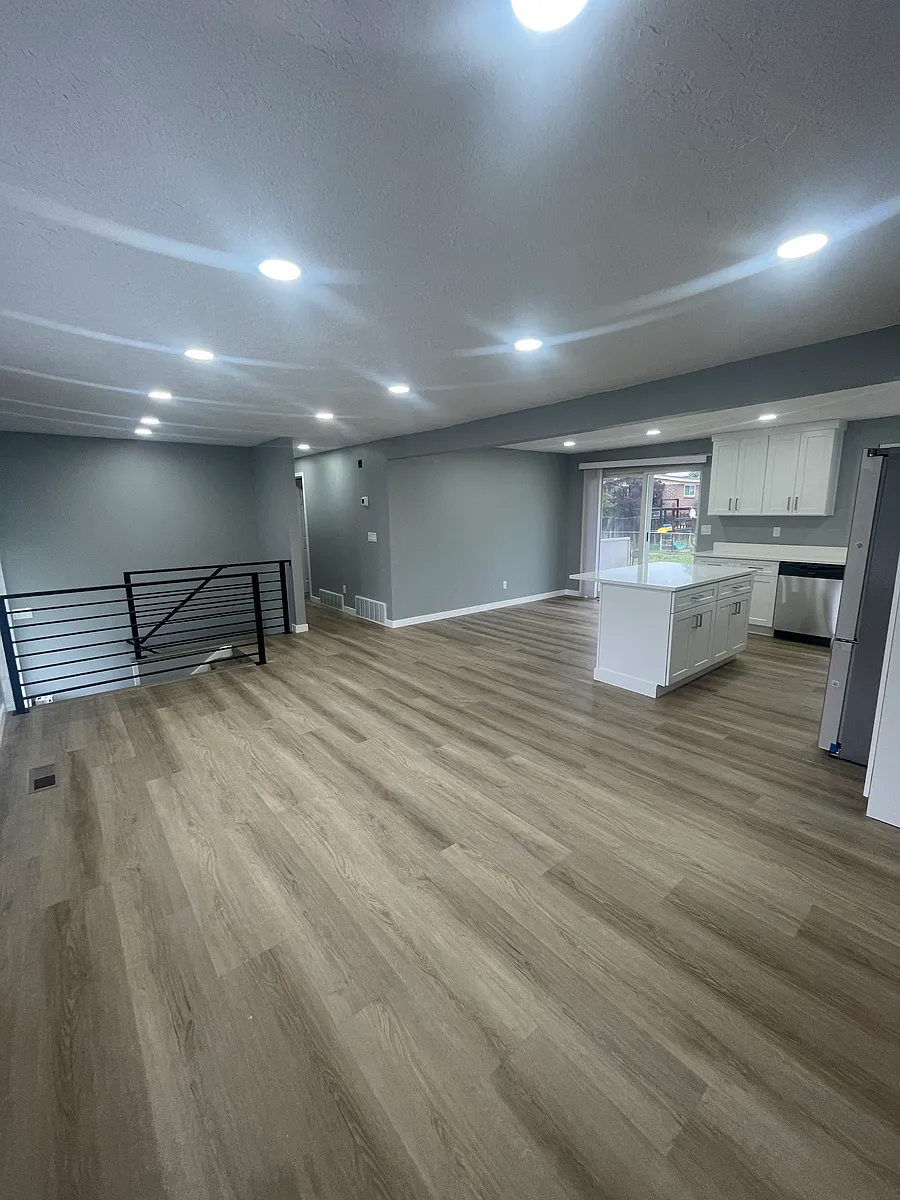 Building Photo - 9059 S 400 E