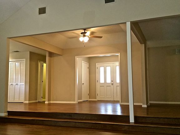 4th image of 4234 Tall Elm Woods