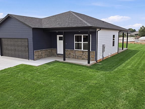 2nd image of 4889 Ridgewood Ln