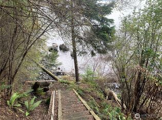 547 Raccoon Point Rd, Eastsound, WA 98245
