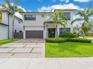15455 NW 88th Ct, Miami Lakes, FL 33018
