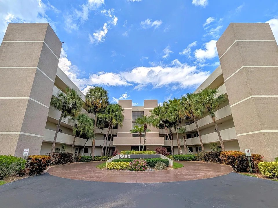 5650 Camino Del Sol #101